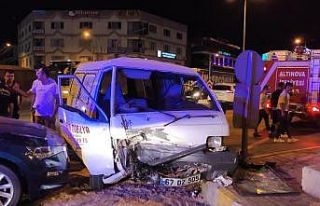 Altınova’da trafik kazası: 2 yaralı