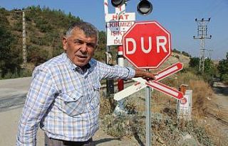 Amasya’da trenin çarptığı otomobilin sürücüsü...