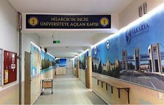 Anadolu Lisesi’nin çok amaçlı salonuna tiyatro...