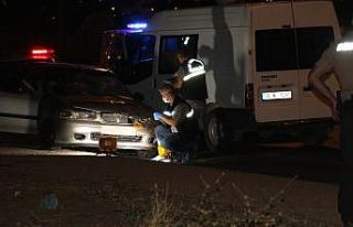 Ankara’da sol şeritte zorla indirilen kadına arkadan...