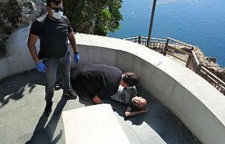 Antalya’da falezlerden düşen adamın sağlık...