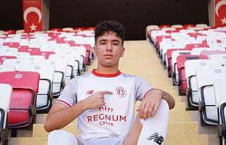 Antalyaspor’da yeni sezon formalar tanıtıldı