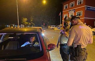 Araçları tek tek durdurup sorguladılar