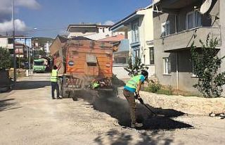 Asfalt onarım çalışmaları devam ediyor