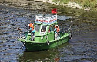 Asi Nehri’ndeki katı atık ve su sümbülleri temizleniyor