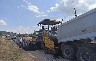 Aslanapa’da Çalköy grup yolunda sıcak asfalt...