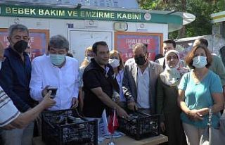 Aşureler meydanda dağıtıldı