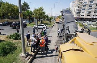Atatürk Bulvarında yenileme çalışmaları başladı