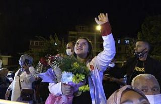 Avrupa şampiyonu halterciden karantinadaki Belediye...