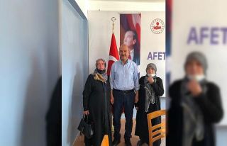 Ayancık’ta pazar esnafı sel yardımını AFAD’a...
