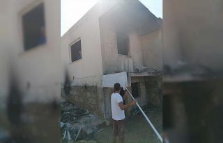 Aydıncık yangınında zarar gören evler tamir ediliyor
