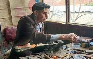 Aydın’ın en yaşlı ayakkabı tamiri ustası hayatını...