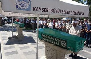 Baba ve oğlu 15 dakika arayla vefat etti