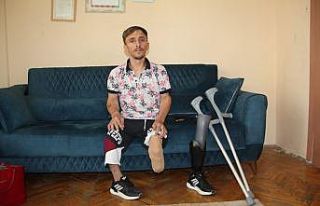 Bacağı kesilen şahıs protez için yardım severlerden...