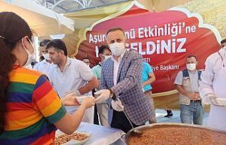 Bağcılar’da 20 bin kap aşure ikram edildi