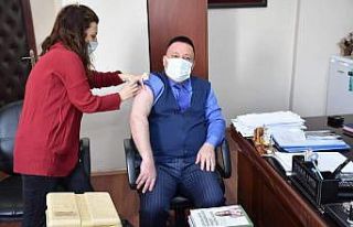 Bağlar Belediyesi’nden aşı konusunda örnek çalışma