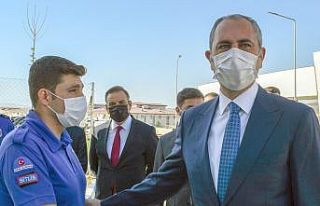 Bakan Gül, sosyal medyadan gelen daveti geri çevirmedi