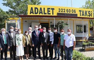 Bakan Gül, taksicilerin sorunlarını dinledi