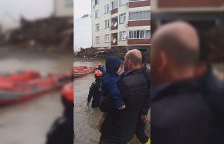 Bakan Soylu, Bozkurt’taki afetzedeler ile yakından...