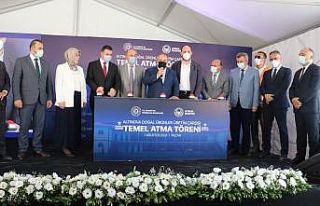 Bakan Varank, Altınova Yöresel Ürünler Merkezi’nin...