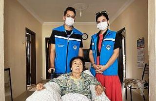 Bakımevine alınmayan 90 yaşındaki Japon kadının...