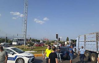 Balıkesir’de zincirleme kazada kamyonda sıkışan...