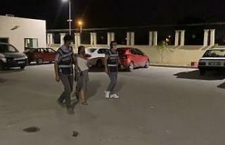 Bankta unutulan telefon ve cüzdanı kendisine aitmiş...