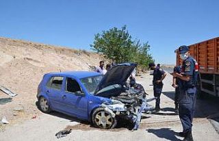 Bariyere çarpan otomobil hurdaya döndü: 1 yaralı