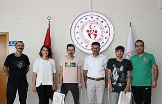 Başarılı halterciler Yazıcı’yı ziyaret etti