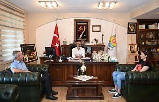 Başkan Bozdoğan, Tokyo’dan dönen milli voleybolcu...