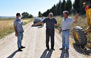 Başkan Bozkurt sıcak asfalt yol yapım çalışmalarını...