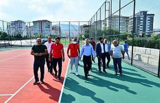Başkan Çınar, spor tesislerini inceledi