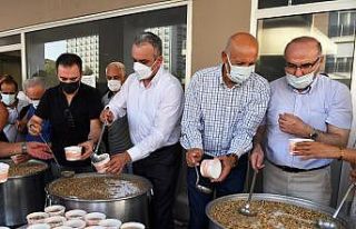 Başkan Esen’den aşure ikramı