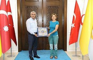 Başkan Güder, Arslantepe kazı heyeti başkanı...