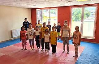 Başkan Kılıç, yaz spor okullarındaki karatecilerle...