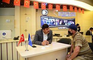 Başkan Oğuz sorun ve istekleri dinliyor, çözüm...