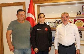 Başkan Özdemir: "Çabamız şampiyonlar yetiştirmek...