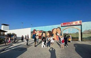 Başkan Özyiğit, ‘Duvarları Aşan Özgürlük’...
