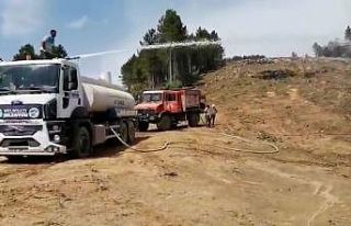 Başkan Palancıoğlu yangınla mücadele eden ekibe...