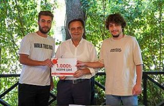 Başkan Şahin, dereceye giren takımları ödüllendirdi