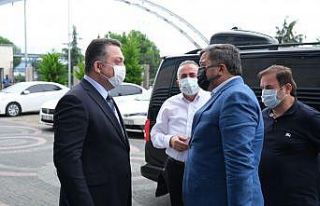 Başkan Şenlikoğlu’ndan hayırlı olsun ziyaretleri