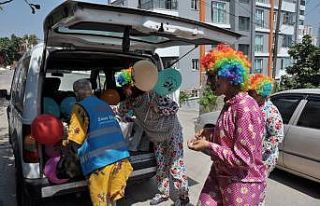 Başkan Soner Çetin’den çocuklara kırtasiye malzemesi