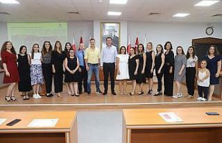 Başkan Tosun’dan kreş öğretmenlerine sertifika