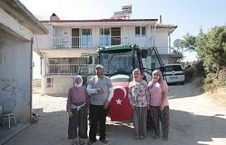 Başkan Zolan’ın hediye traktörü kahraman çiftçiye...