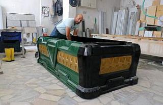 Batıda saksı mezar olarak kullanılıyor, 40 yıl...