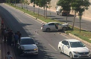 Batman köprülü kavşakta kaza: 3 yaralı