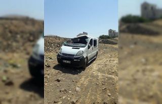 Batman’da gıda maddesi taşıyan minibüs kaza...