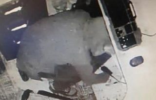 Batman’da iş yerine giren hırsız güvenlik kamerasına...