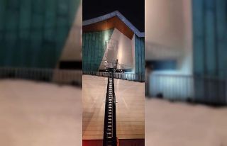 Bayrampaşa’da alışveriş merkezinin en üst katında...
