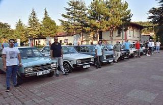Bilecik, 80 ilden gelen klasik otomobil tutkunlarına...